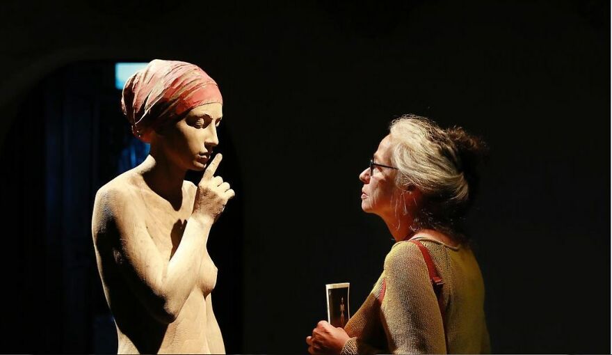 Exotic Figurative Wood Sculptures Look Like The Reflection Of Real Human Being (30 Pics)