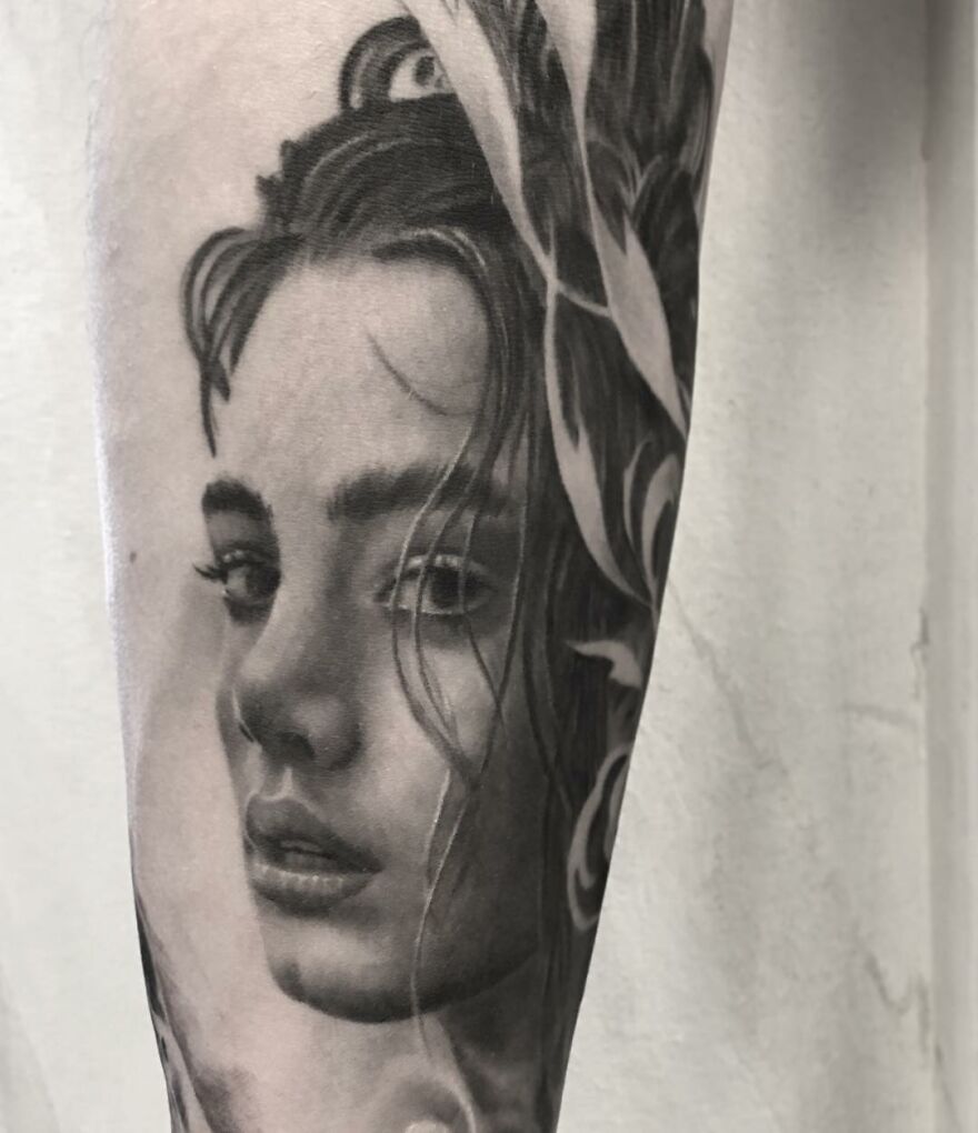 The Tattoo Artist Makes Hyper-Realistic Tattoos That Look More Like They Were Printed On The Skin