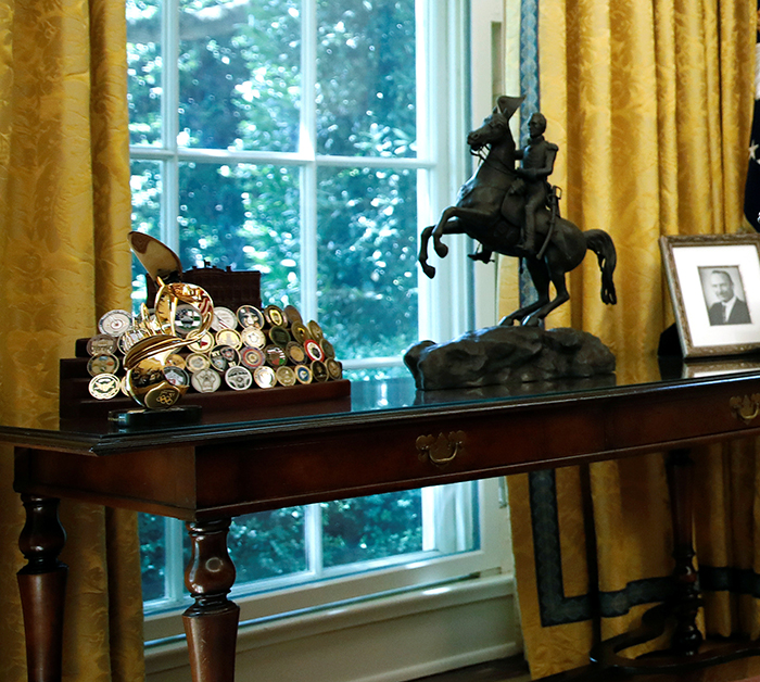 18 Imágenes que muestran las diferencias entre Biden y Trump en la decoración del Despacho Oval