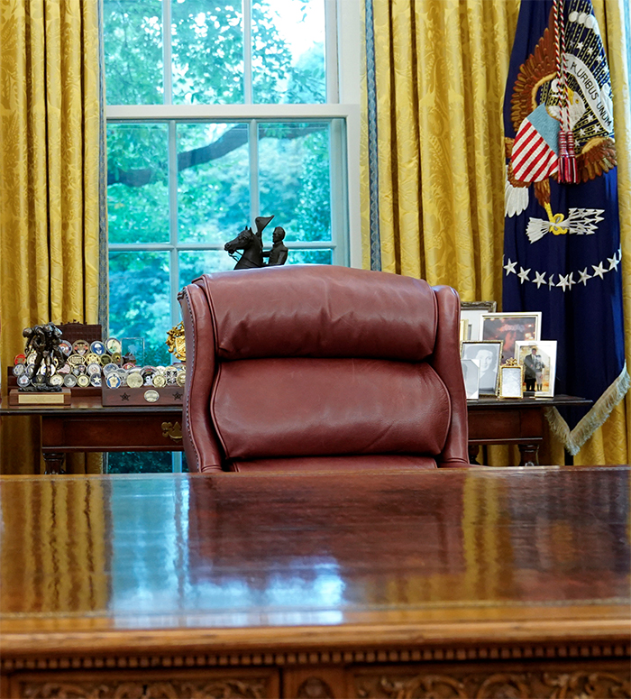 18 Pictures That Show The Differences Between Biden's And Trump's Oval Office