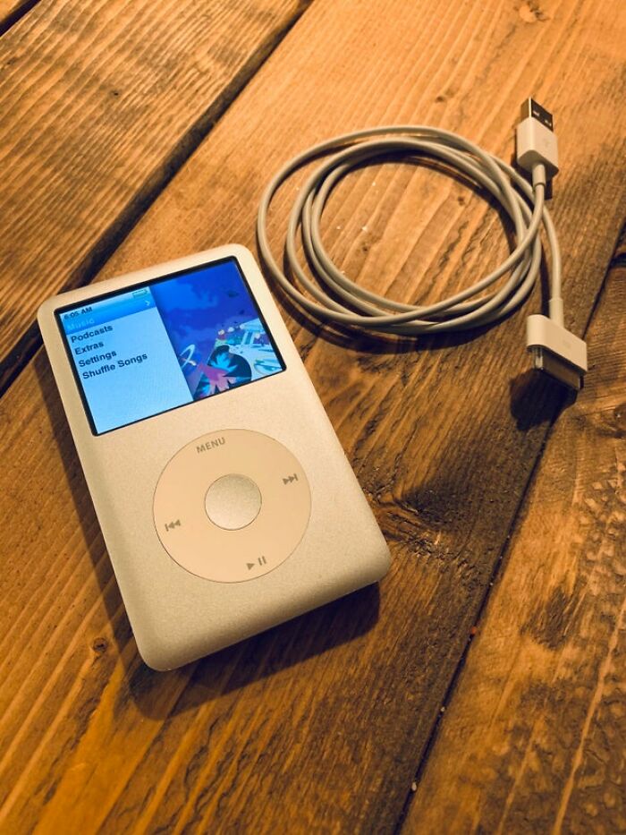 My 2007 Ipod Classic With Its Original Cable