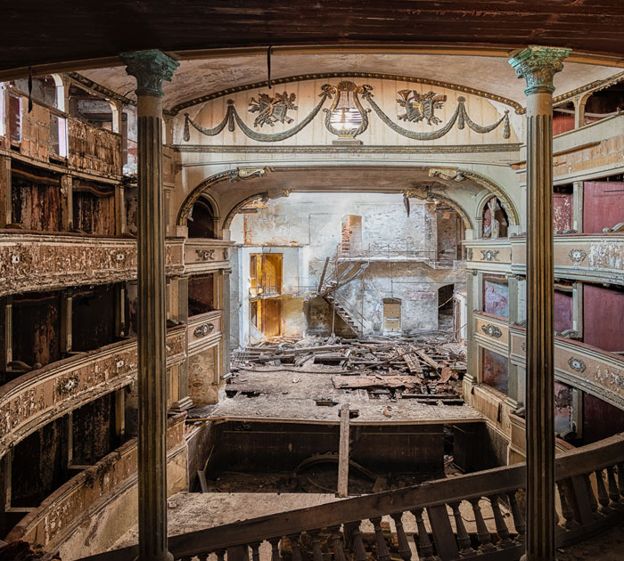 I Traveled All Over Italy And Took Pictures Of Mesmerizing Abandoned Buildings (32 Pics)
