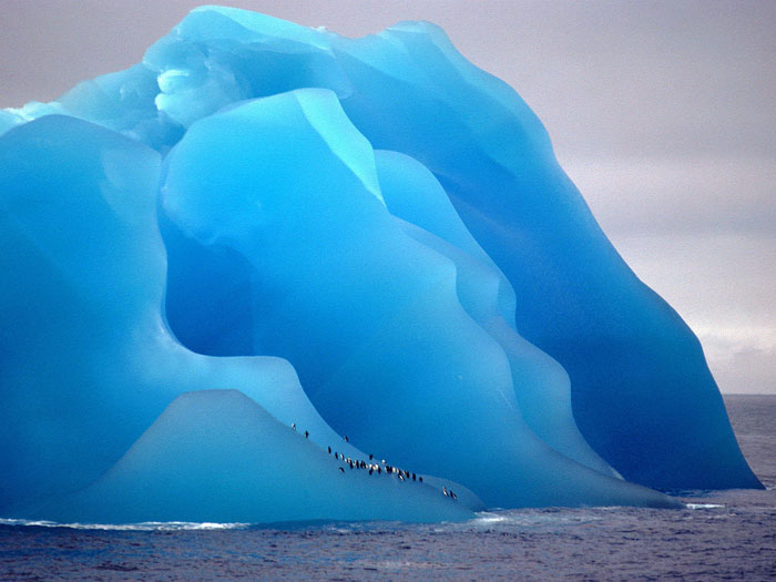 No es un cuadro, sino un iceberg que se ha dado la vuelta