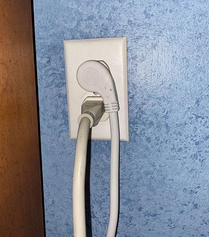 This Plug Is Designed To Go Around Other Plugs