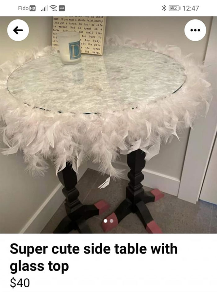 Mesa adorable con cubierta de cristal
