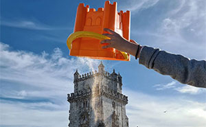 125 Photographs By This Photographer Which Perfectly Show The Power Of Perspective