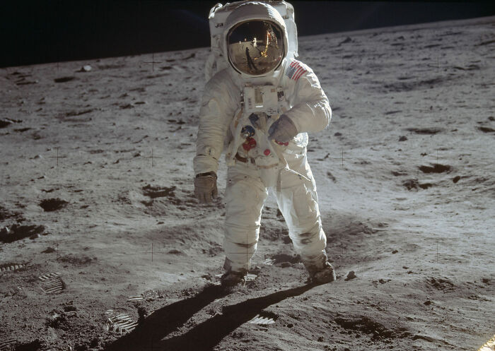 Til That After Landing On The Moon During Apollo 11, Buzz Aldrin Accidentally Damaged The Circuit Breaker That Would Arm The Ascent Engine That Would Get Them Off The Moon. The Astronauts Activated The Engine By Triggering The Circuit With A Felt-Tipped Pen