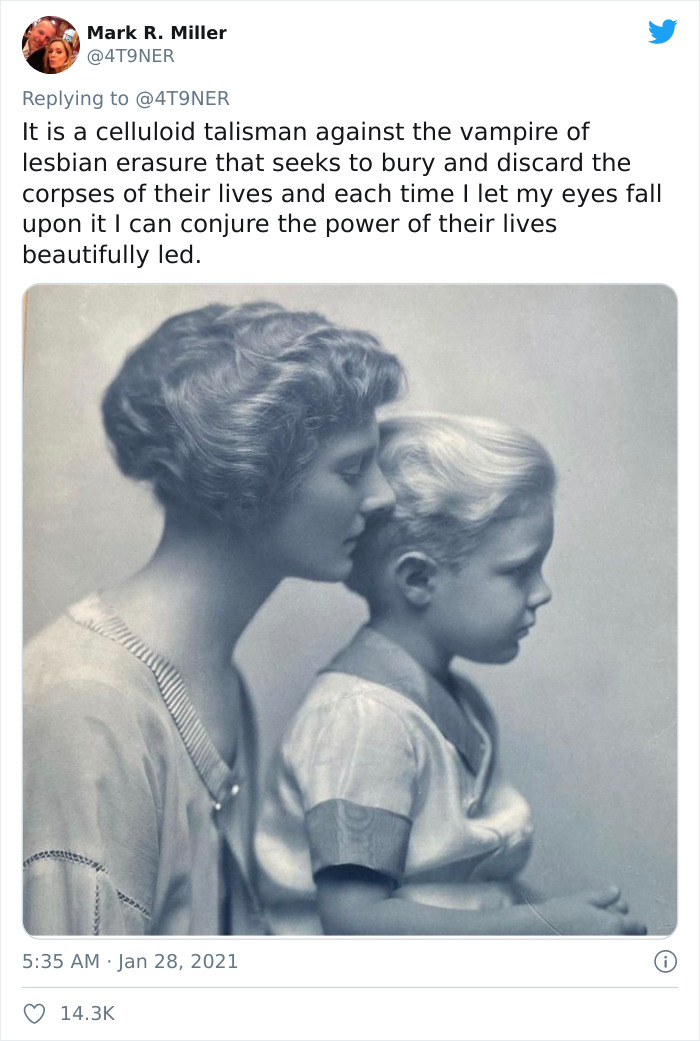 Guy Posts A 100 Y.O. Photograph That Reveals The History Of A Lesbian Relationship In His Family