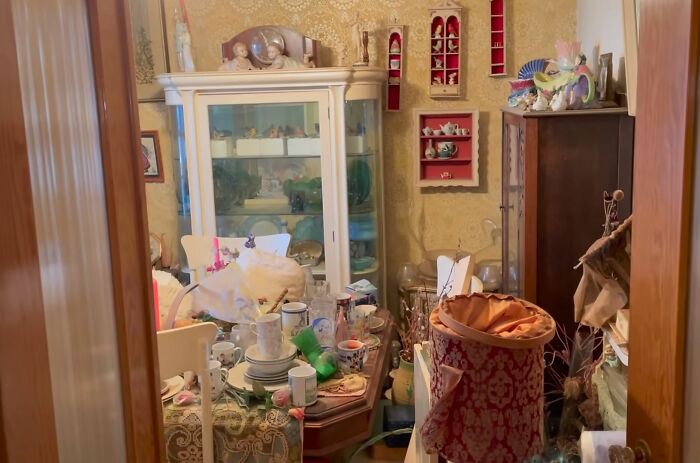 "This Was The Best Investment I Have Made": Late Piano Teacher's House Turns Out To Be A Hoarder House With 400K Worth Of Treasures
