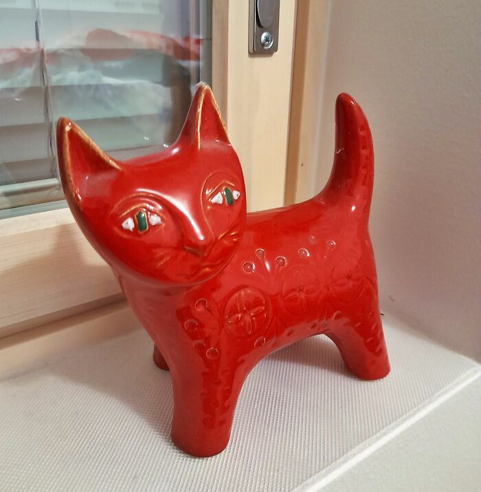 Bought This Cutie For 5 Euros. Turns Out That It's 1950's Jema Holland Cat Figurine That Sells For 250 Dollars