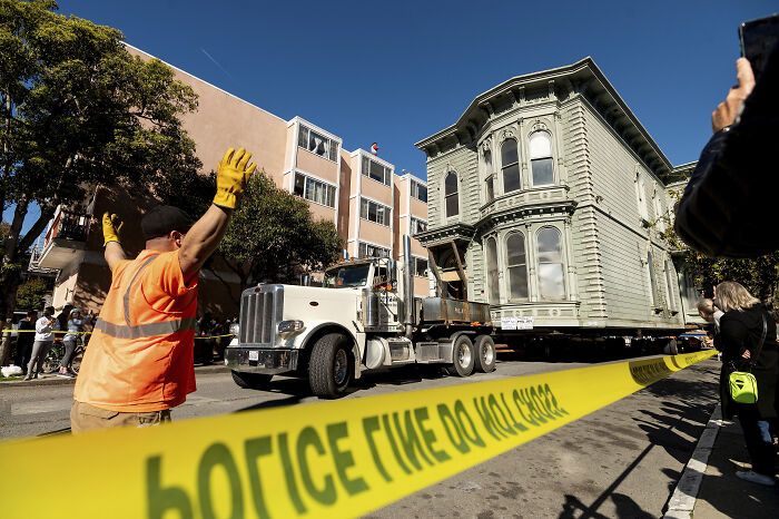 Guy Pays $400k To Have His $2.6M Victorian House Moved 7 Blocks In San Francisco