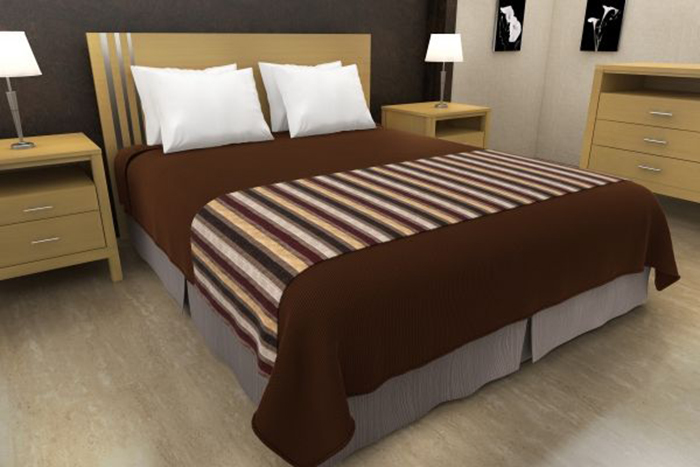 Til That The Thick Sheet You Find At The Foot Of Hotel Beds Are Known As Beds Scarves And Are Meant To Keep The Bed Clean If Someone Lies Down With Their Shoes Still On