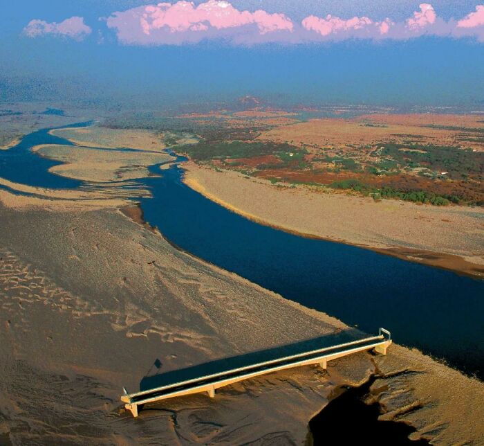 In 1998, Honduras Built A Bridge Over The Choluteca River, But Hurricane Mitch Rerouted The River