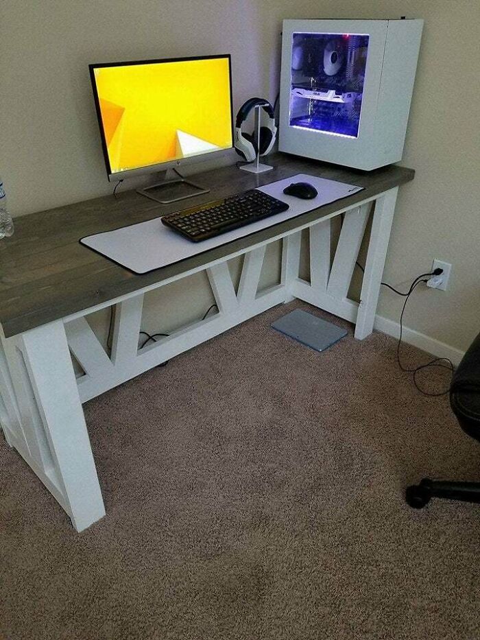 My Wife Finally Followed Her Dream Of Woodworking And Built Me A Desk! I Thought I'd Show It Off!