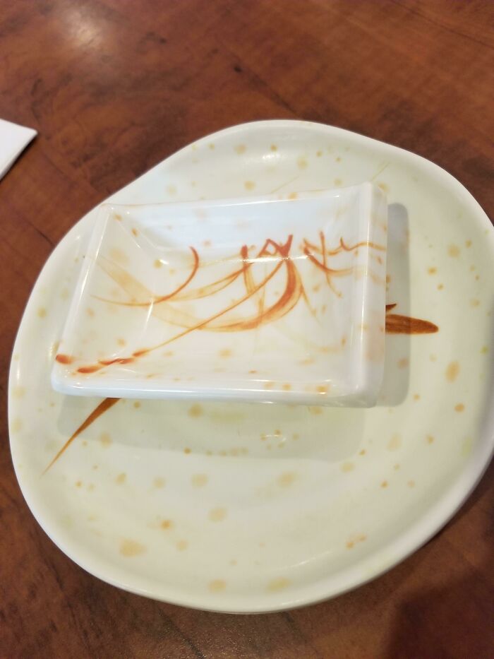 Plates At Japanese Restaurant Look Dirty When They're Clean