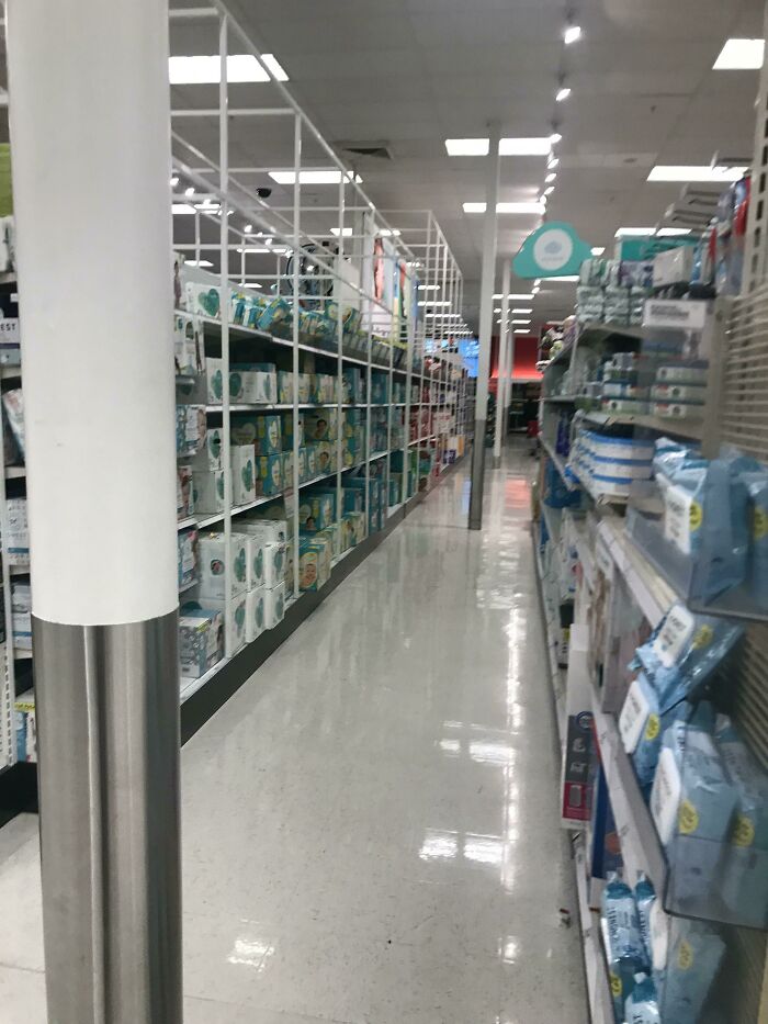 Yes Put The Pole Right In The Middle Of The Isle