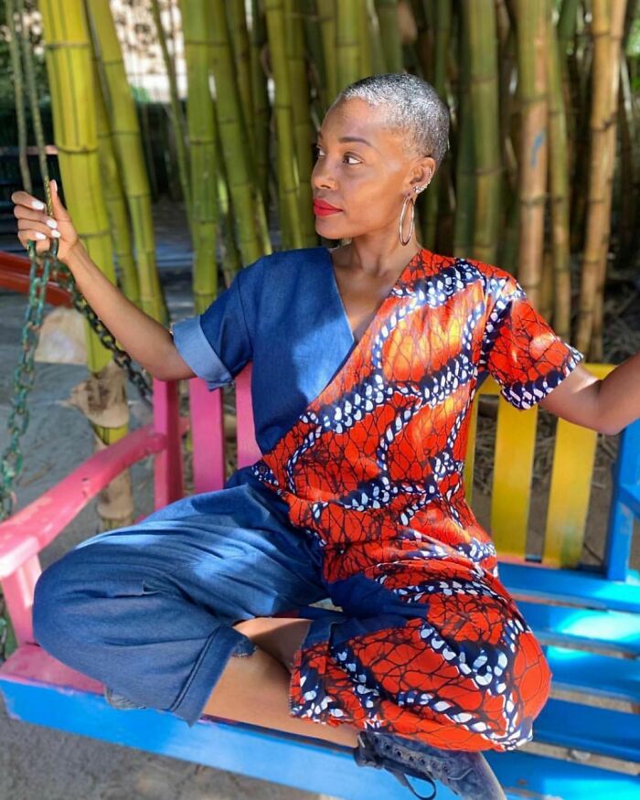 These 30 Women Who Ditched Dyeing Their Hair Look So Fabulous, They May Convince You To Do The Same (New Pics)