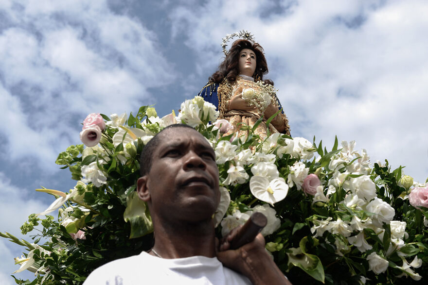 Photographer Documents Traditional Celebration Of Death In Brazil