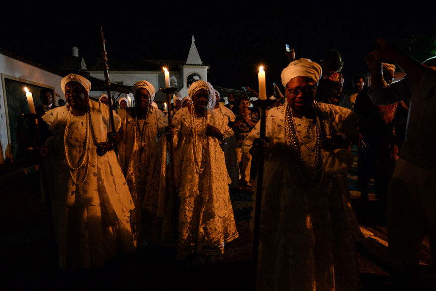 Photographer Documents Traditional Celebration Of Death In Brazil