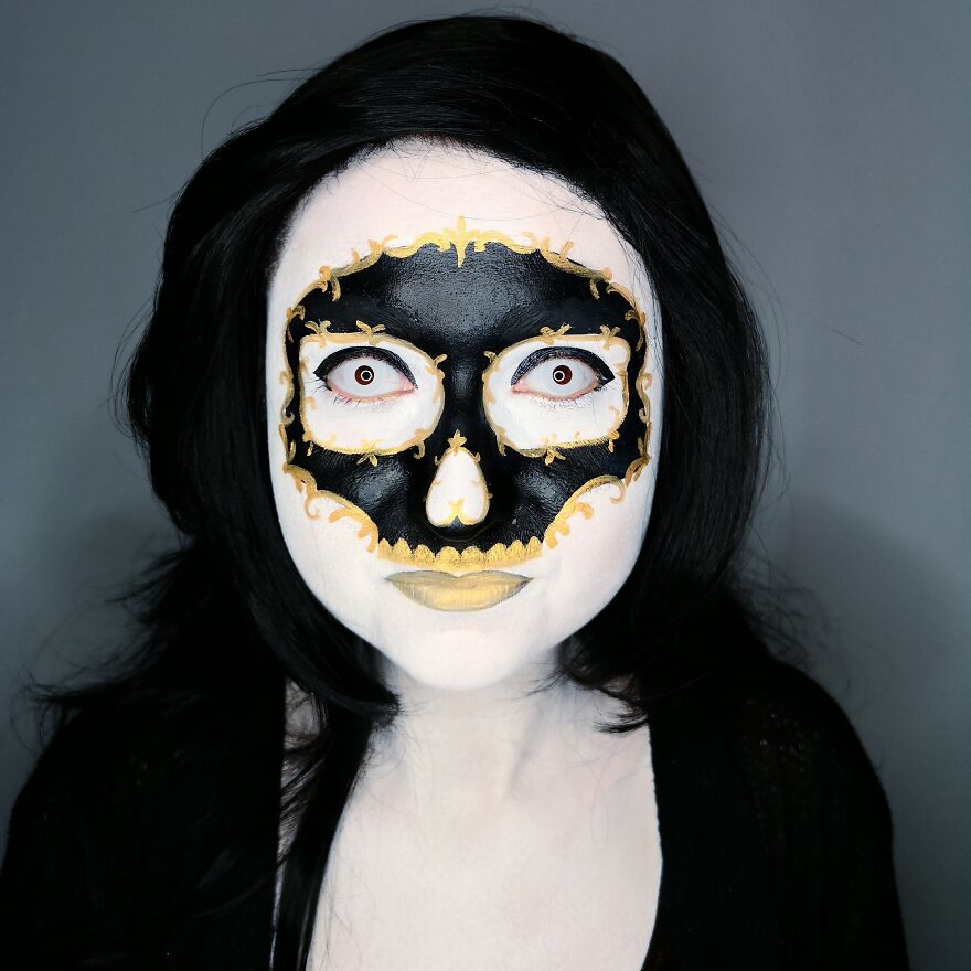 2020 October – Black And Gold Skull Mask