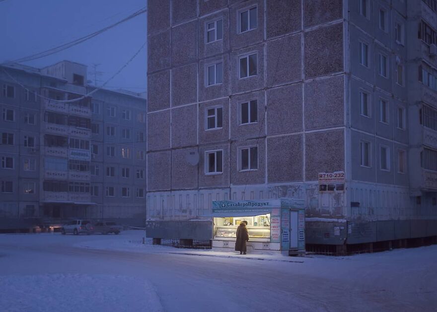 Photographer Alexey Vasiliev shows the daily life of Russias coldest region 6037553da1e88  880 - Qual a menor temperatura já registrada na Terra?