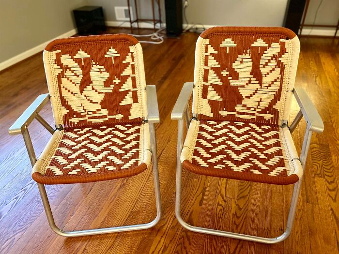 Conseguí estas impresionantes sillas de jardín con forma de ardilla de macramé en el mercado de Facebook. ¡No pude resistirme!