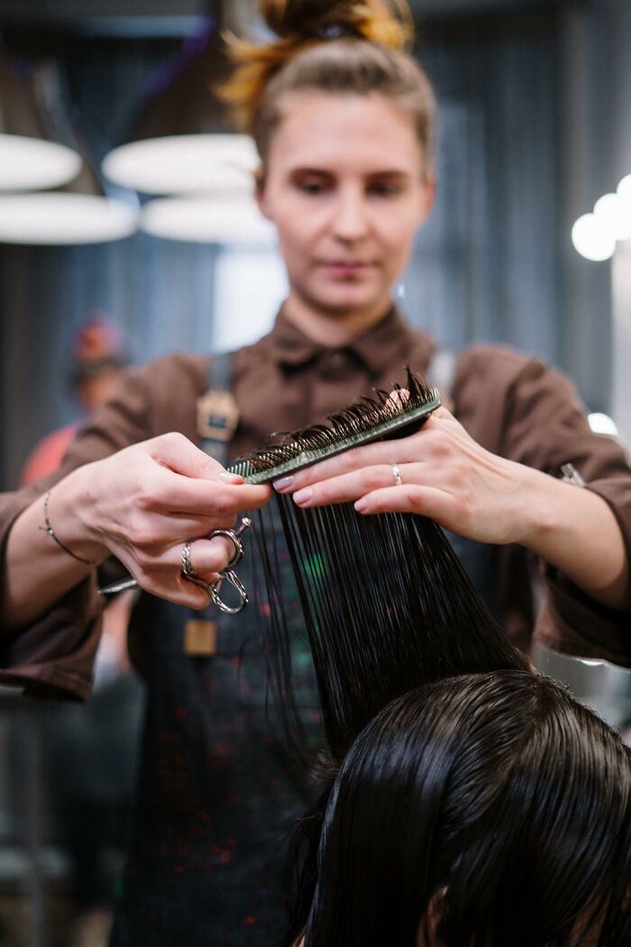 30 Cosas que hacen los clientes en las peluquerías, para alegría o disgusto de los peluqueros