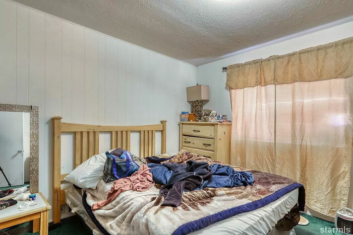 Ordinary-Looking House For Sale For $650,000 Has People Really Talking About What The Hell Is Going On In The Photos
