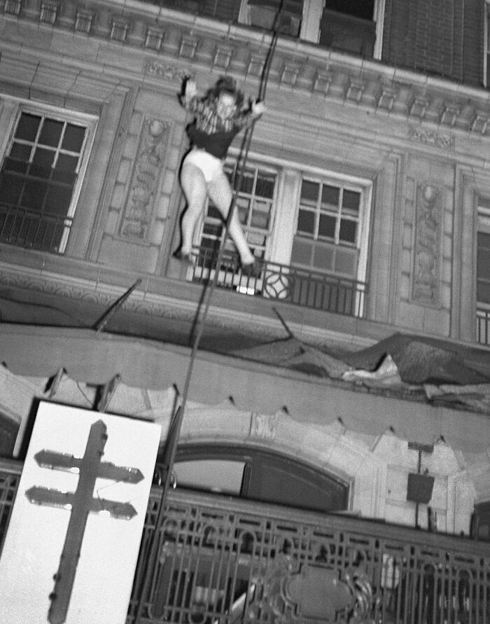 1947 "Salto mortal desde un hotel en llamas"