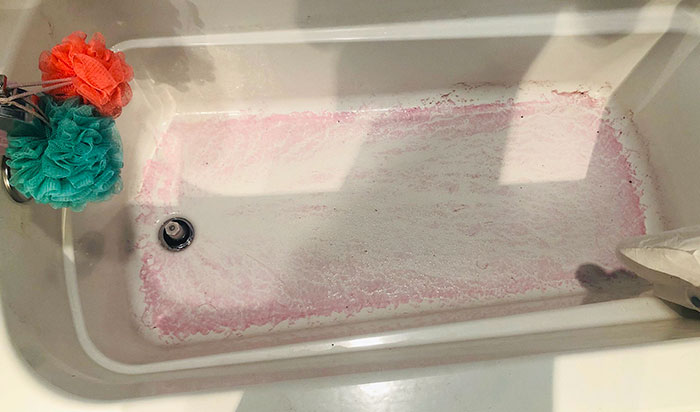 My Family Leaves The Tub Like This After Every Bath Bomb And Refuse To Clean It