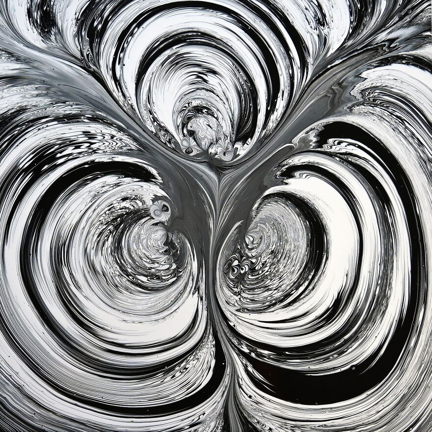 Psychedelic Black & White Spin ~ Acrylic Pouring Over The Pizza Saver Psychedelic Black & White Spin ~ Acrylic Pouring Over The Pizza Saver