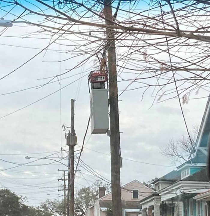 Cox Literally Put A Generator Up This Telephone Pole ??? Apparently To Restore Internet To My Friends Block Somehow ??? They Come By Like Every 12 Hours To Refill It With Gas ??? Pray For Dhemecourt Be This Is F**king Sketchy