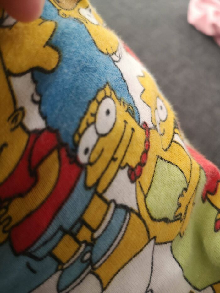 Marge Simpson tiene dos bocas en el pijama oficial de Los Simpson