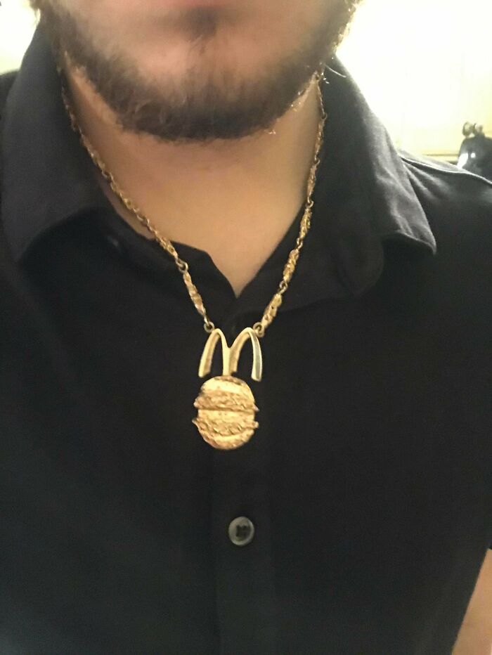 My Girlfriend’s Grandpa Was An Executive At Mcdonalds A Long Time Ago. He Received This Gift For His Years Of Service. A Solid Gold Big Mac Necklace