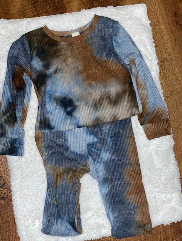 The Brown Tye-Dye On This Set Of Pajamas Makes It Look Like Somebody Shat All Over Them