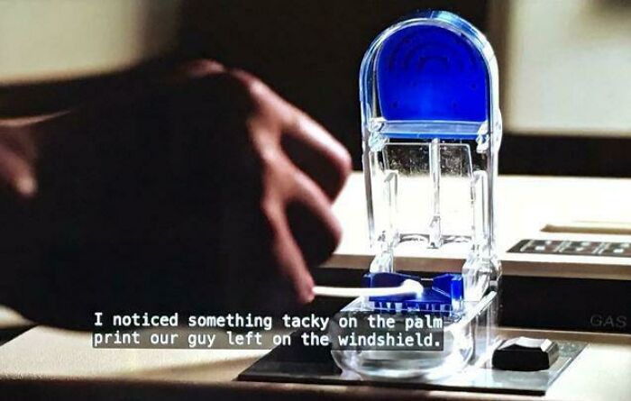 In Arrow, Felicity Uses A $1.99 Pill-Cutter Sans Razor And With An LED Ran Through It To "Analyze" A Substance Found At A Crime Scene (It Output Info To Her Computer Instantly)