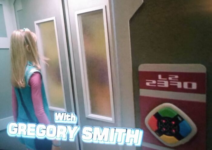 [film] In Zenon: Girl Of The 21st Century (1999) The Door Access Panels Are Actually "Wizard," A Simon-Says-Esque Game Developed By Vtech