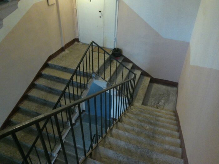 Solo una escalera en San Petersburgo