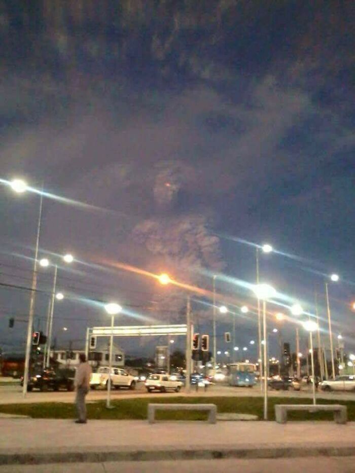 Nube de ceniza volcánica en Chile, parece un monstruo del inframundo