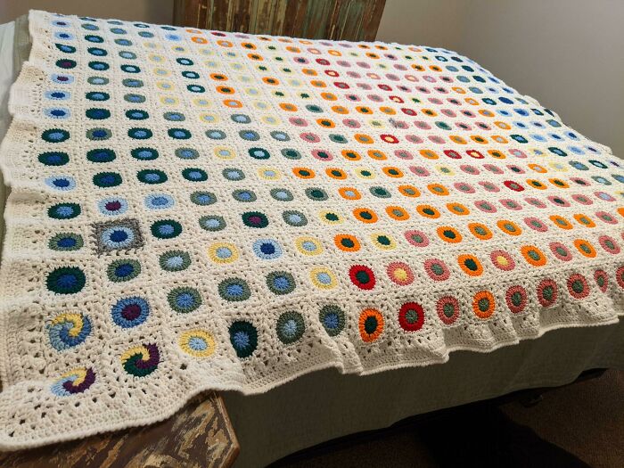I Made This Blanket. It's The Daily High/Low Temperatures For Denver In 1992