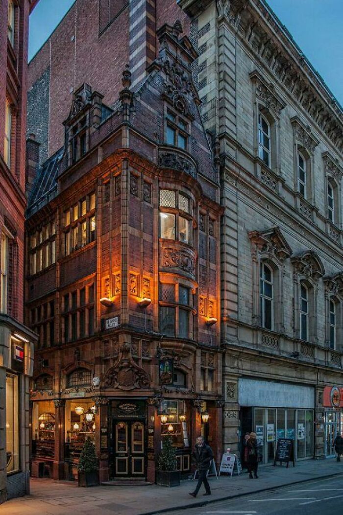 Mr Thomas’s Chop House. Manchester. Mills And Murgatroyd. 1901