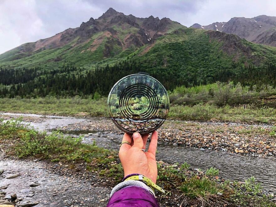 Naturalist Recycles Garbage From The National Park In Beautiful Landscape Paintings That Match The Landscape