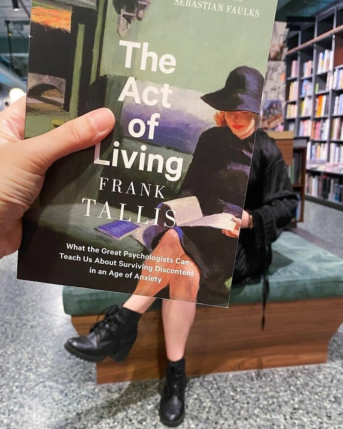 Reposted From @readingsbooks This Week’s #bookfacefriday Is The Act Of Living By Frank Tallis. An Exploration Of The History Of Psychotherapy, This Book Hopes To Guide Readers Towards Living Happier And More Fulfilled Lives.
#bookface #readingsbooks #shoplocal #independentbookshop #theactofliving #stonnington #stonningtonresidents #cityofstonnington