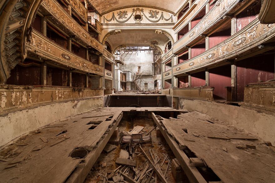 Colosseum Theater, Italy