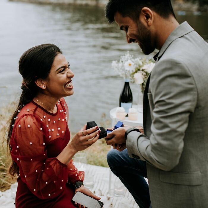 Esta pareja se propuso matrimonio mutuamente de forma accidental durante una sesión de fotos