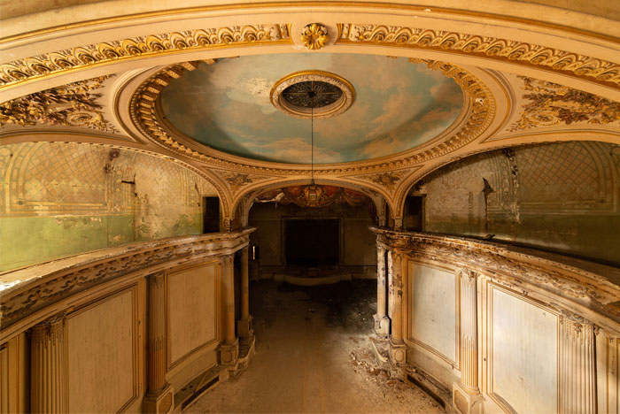 Here Are The Most Beautiful Abandoned Theaters That I Found Around The World (25 Pics)