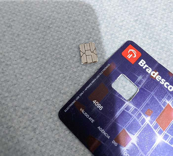  If You Run Out Of Mobile Data, Just Snap Out That Emergency Sim Card From Your Credit Card