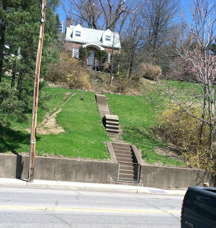 Estas escaleras están en mi ciudad. Pero, ¿cómo???
