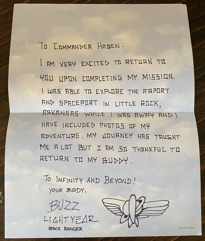 Esta aerolínea devolvió un Buzz Lightyear perdido a su dueño de 2 años, con una prueba conmovedora de sus viajes