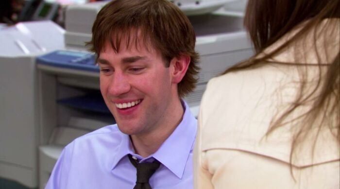 Til John Krasinski Wore A Wig In Season 3 Of The Office So He Could Film Leatherheads. Krasinski Pitched The Idea To The Producer Who Rejected It Because It Would Be Too Obvious. John, Who Was Wearing The Wig During The Meeting, Told Him It Wouldn't Be, Took Off The Wig, And Was Granted Approval.